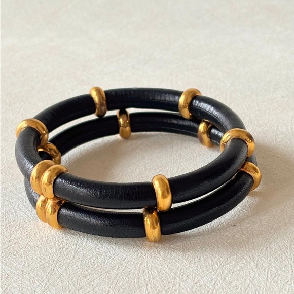 Vintage cuff bracelet CHANEL by Karl Lagerfeld - Picture 9 of 13